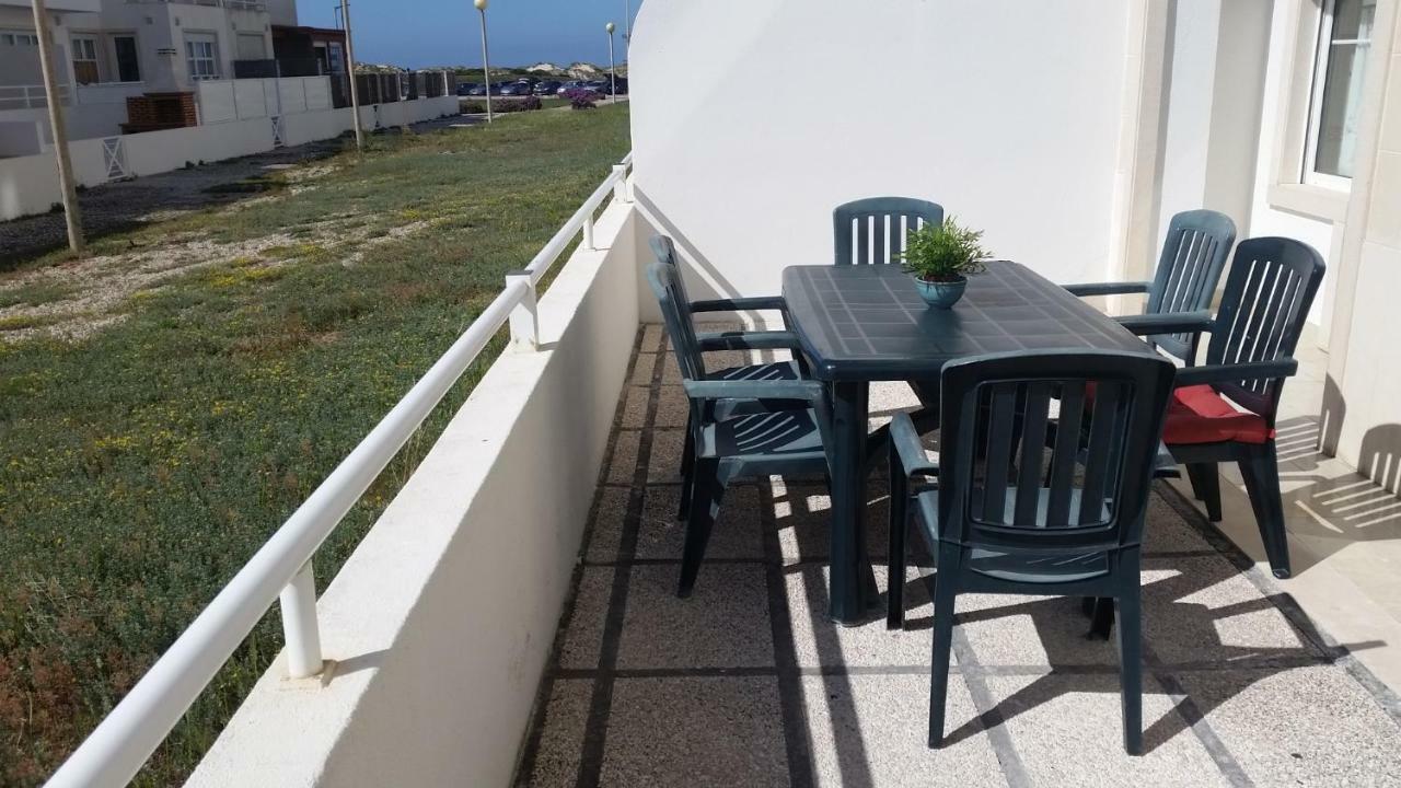 Beach And Surf Peniche Bagian luar foto