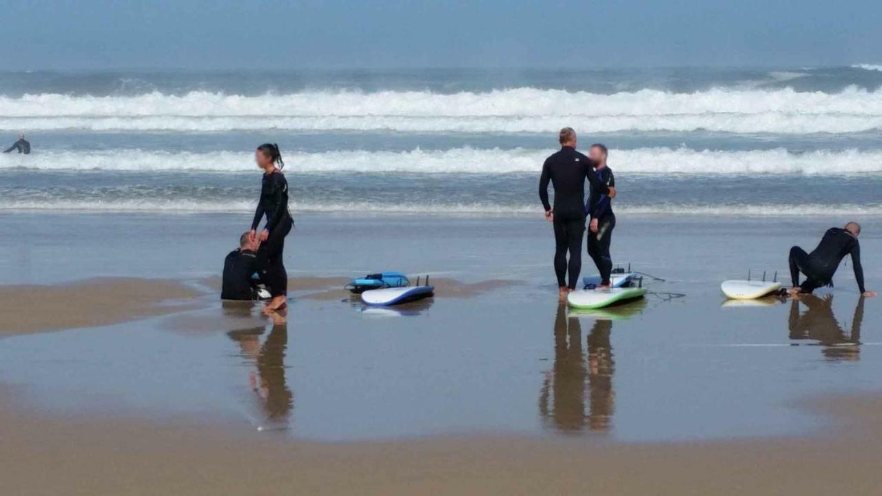 Beach And Surf Peniche Bagian luar foto